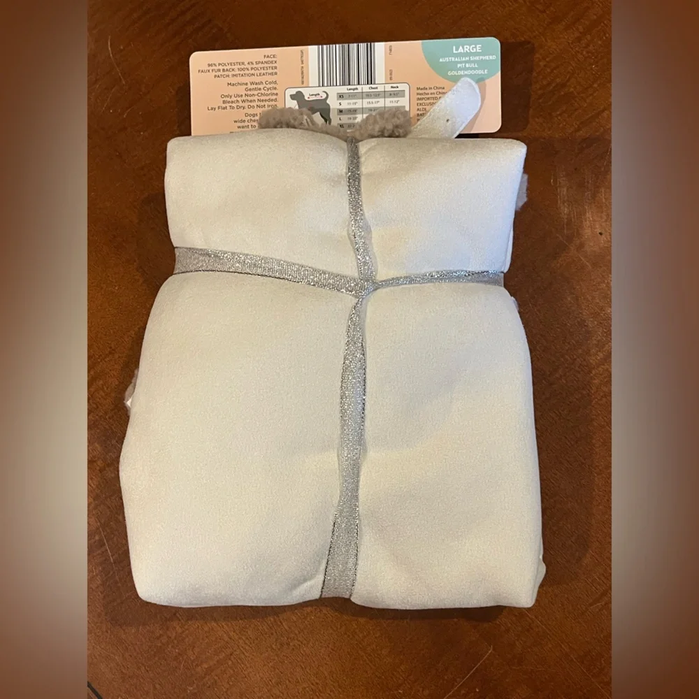 Dog jacket. Sherpa lining, adjustable fit, slot for leash. Ivory & brown. L. NWT